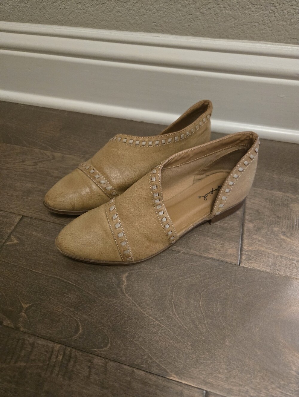 Qupid Womens Size 7.5 Brown Pointed Toe, Slip On Flats